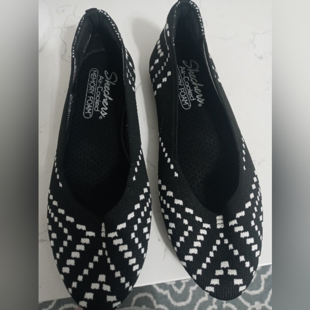 Skechers Air Cooled Memory Foam Slip on Black White Checked Ballet Flats 7.5 NEW